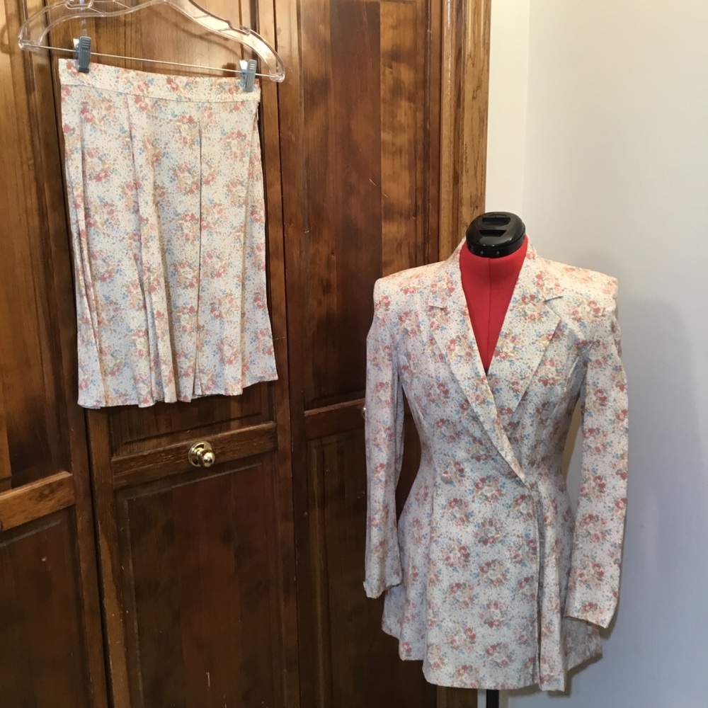 Laura Ashley skirt set, NWT, jacket- light padding, jac"4", skirt "6"